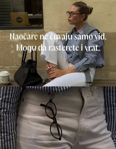 Devojka sa naočarima za vid sedi napolju, dok su druge naočare zakačene za njen džep belih farmerki
