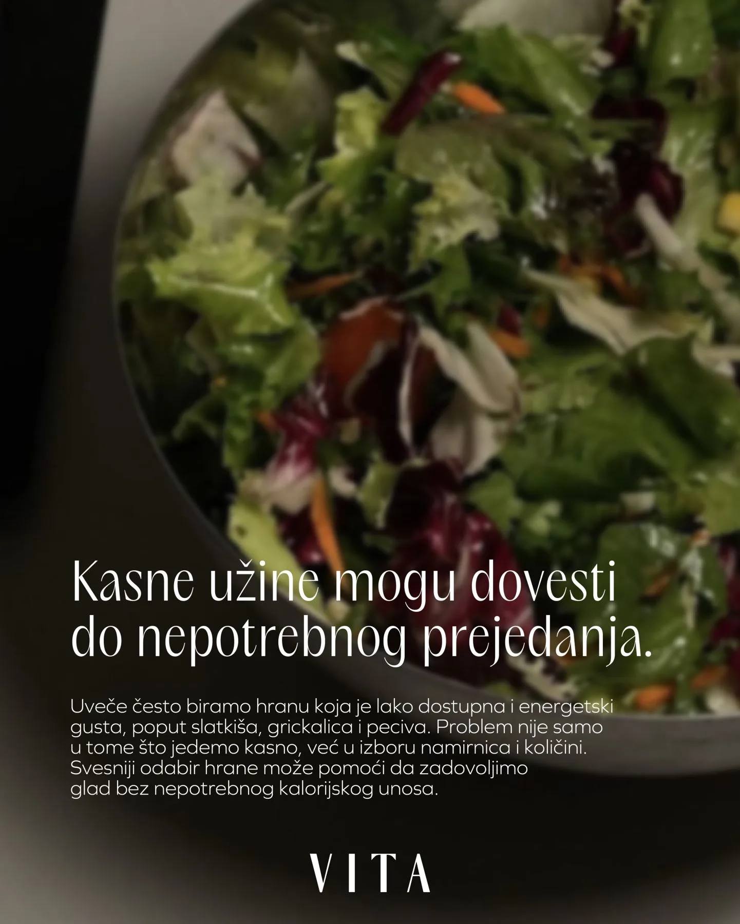 puna činija zdrave zelene salate